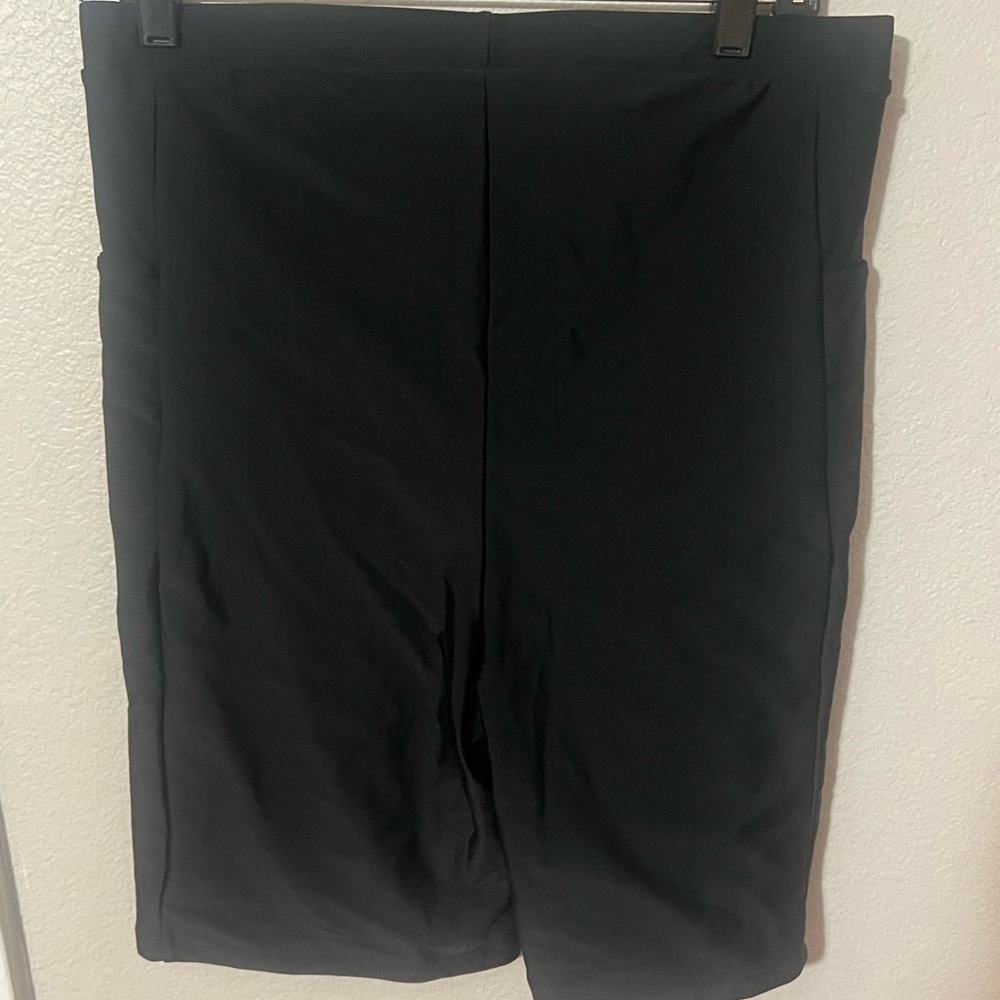 BloomChic Black Bermuda Shorts Classic Design - Picture 2 of 4